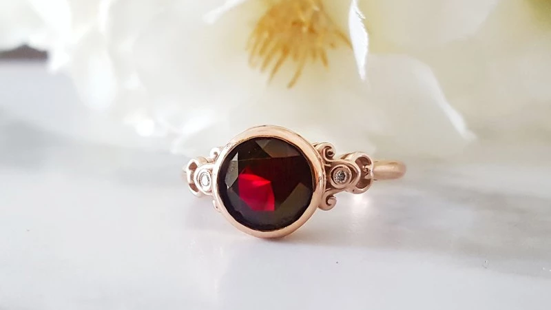 vintage inspired garnet ring

