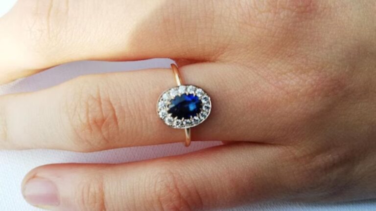 Sapphire Engagement Rings